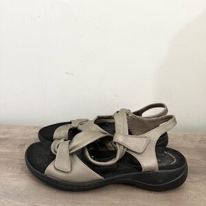 Clarks Collection Soft Cushion Sz 11 M Metallic Bronze Strappy Sandal